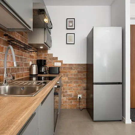 Kamienna Krzyki With Free Garage By Renters Wroclaw