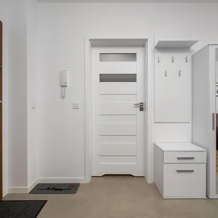 Apartment Kamienna Krzyki With Free Garage By Renters *
