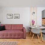 Kamienna Krzyki With Free Garage By Renters 아파트 *