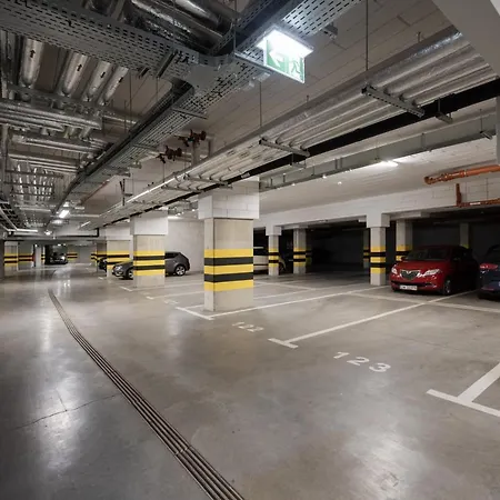 Kamienna Krzyki With Free Garage By Renters דירה *