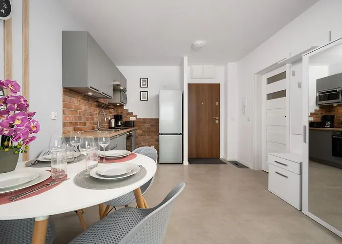 Kamienna Krzyki With Free Garage By Renters Lägenhet Wrocław